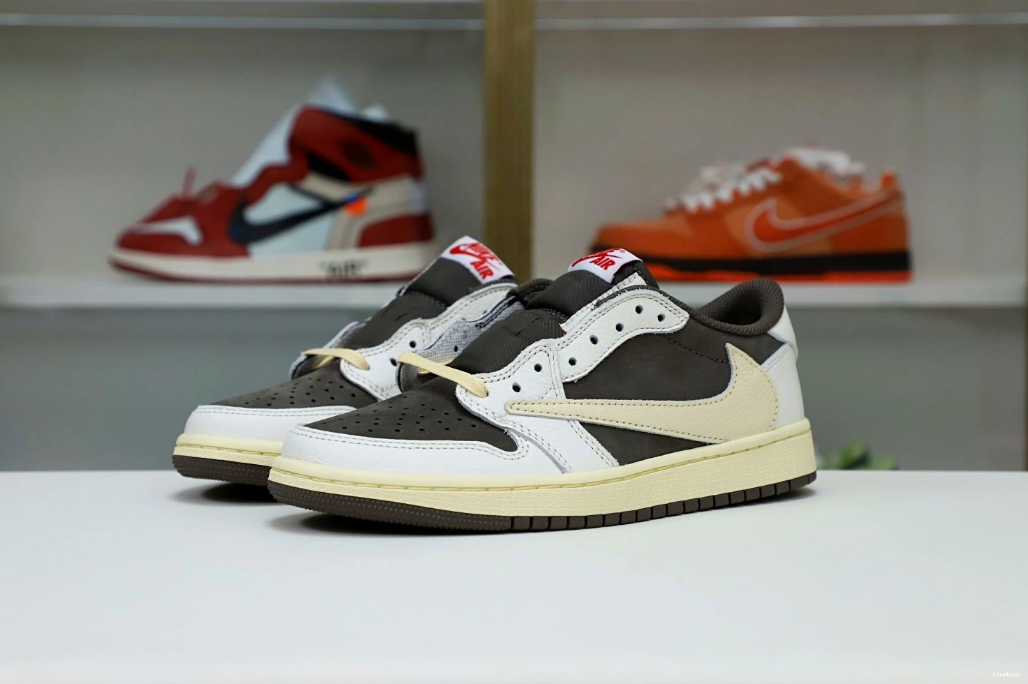 TRAVIS REVERSE LOW OG AIR MOCHA X SCOTT 1 JORDAN 0228